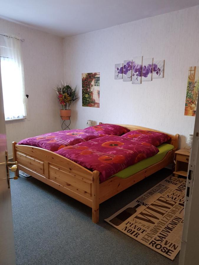Weingut Helmut Barzen Apartment Zell an der Mosel Exterior photo
